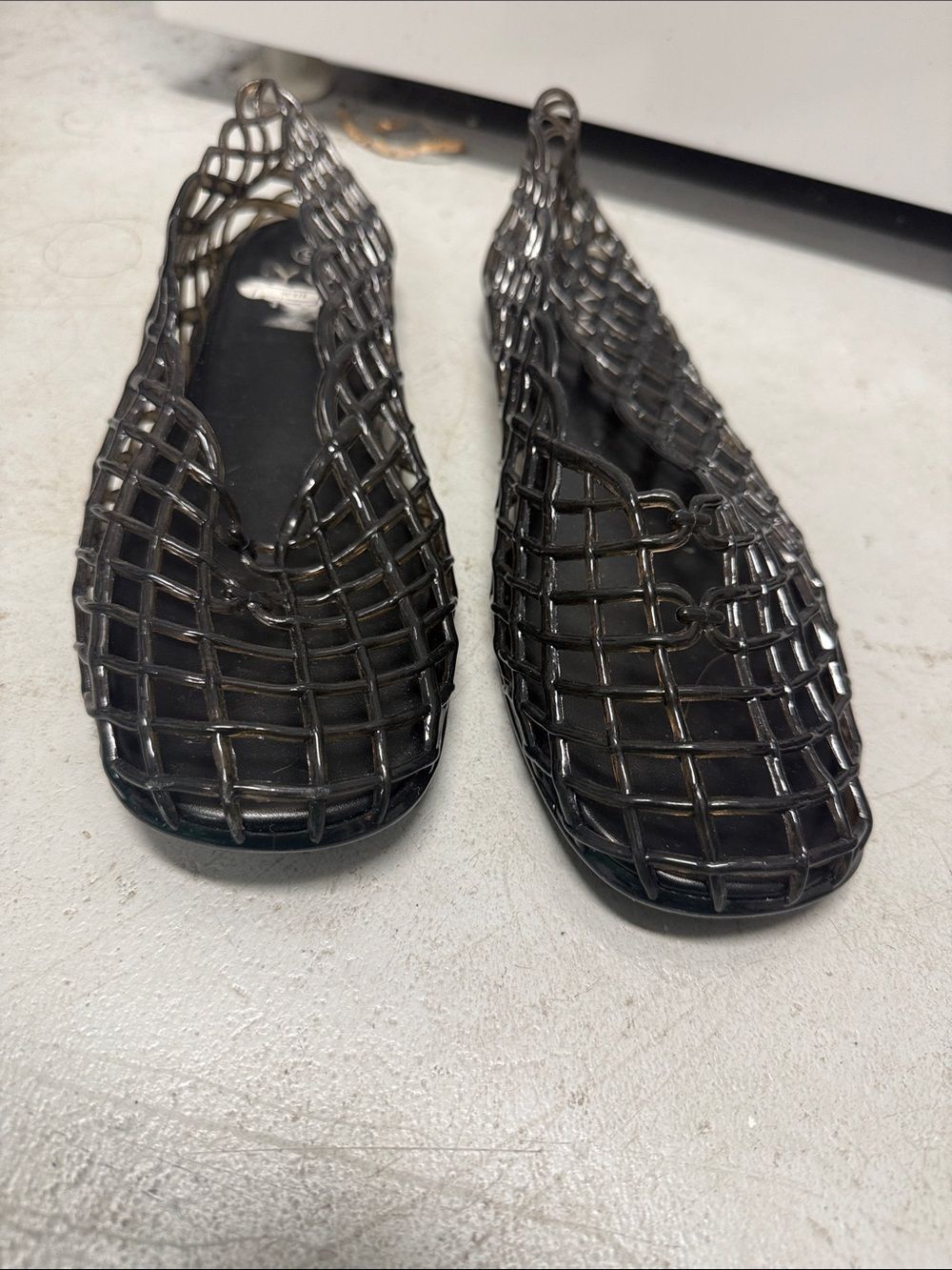 Woven Jelly Slip-On Flats in Black - WORN ONCE - Size 9 Super Cute Summer Flats